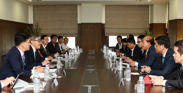 Vice Minister of Transport Vietnam-led Delegation on HMM Visit